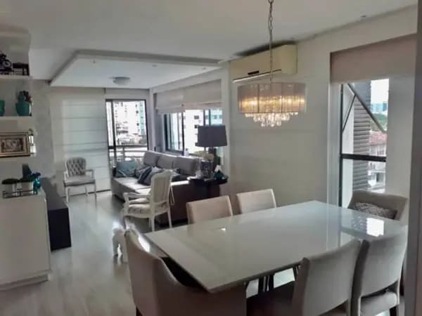 Apartamento à venda no bairro Centro em Florianópolis/SC
