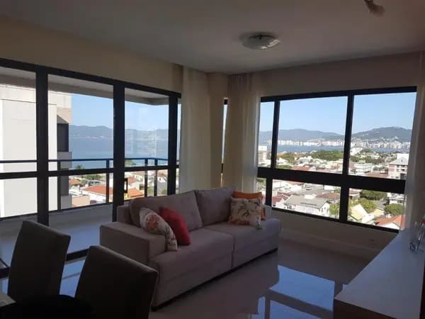 Apartamento à venda no bairro Balneário em Florianópolis/SC