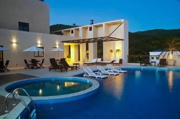 Apartamento à venda no bairro Itacorubi em Florianópolis/SC