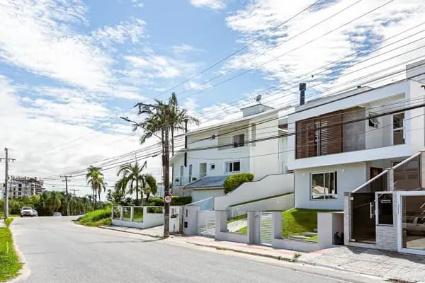 Casa à venda no bairro Pedra Branca em Palhoça/SC