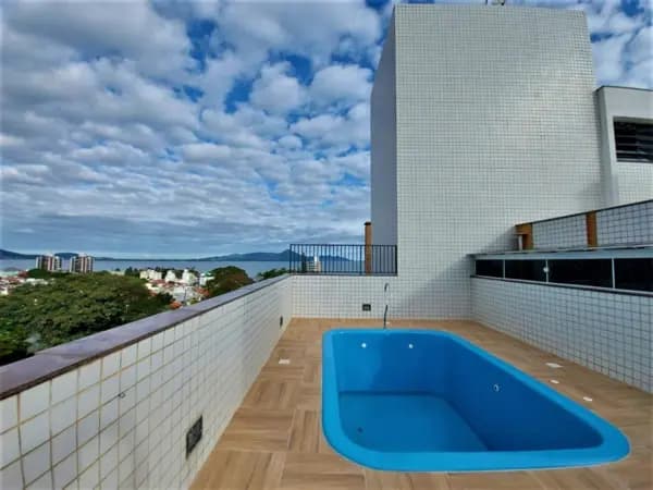 Apartamento à venda no bairro Capoeiras em Florianópolis/SC