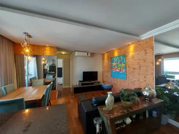 Apartamento à venda no bairro Estreito em Florianópolis/SC
