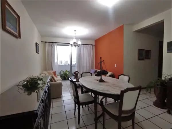 Apartamento à venda no bairro Barreiros em São José/SC