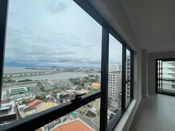 Apartamento à venda no bairro Centro em Florianópolis/SC