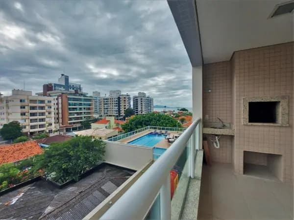 Apartamento à venda no bairro Balneário em Florianópolis/SC