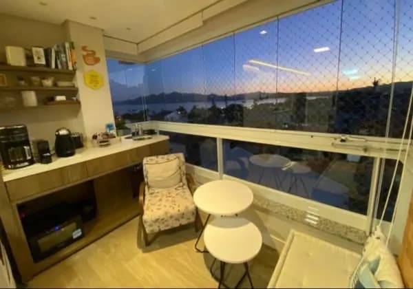 Apartamento à venda no bairro Itaguaçu em Florianópolis/SC