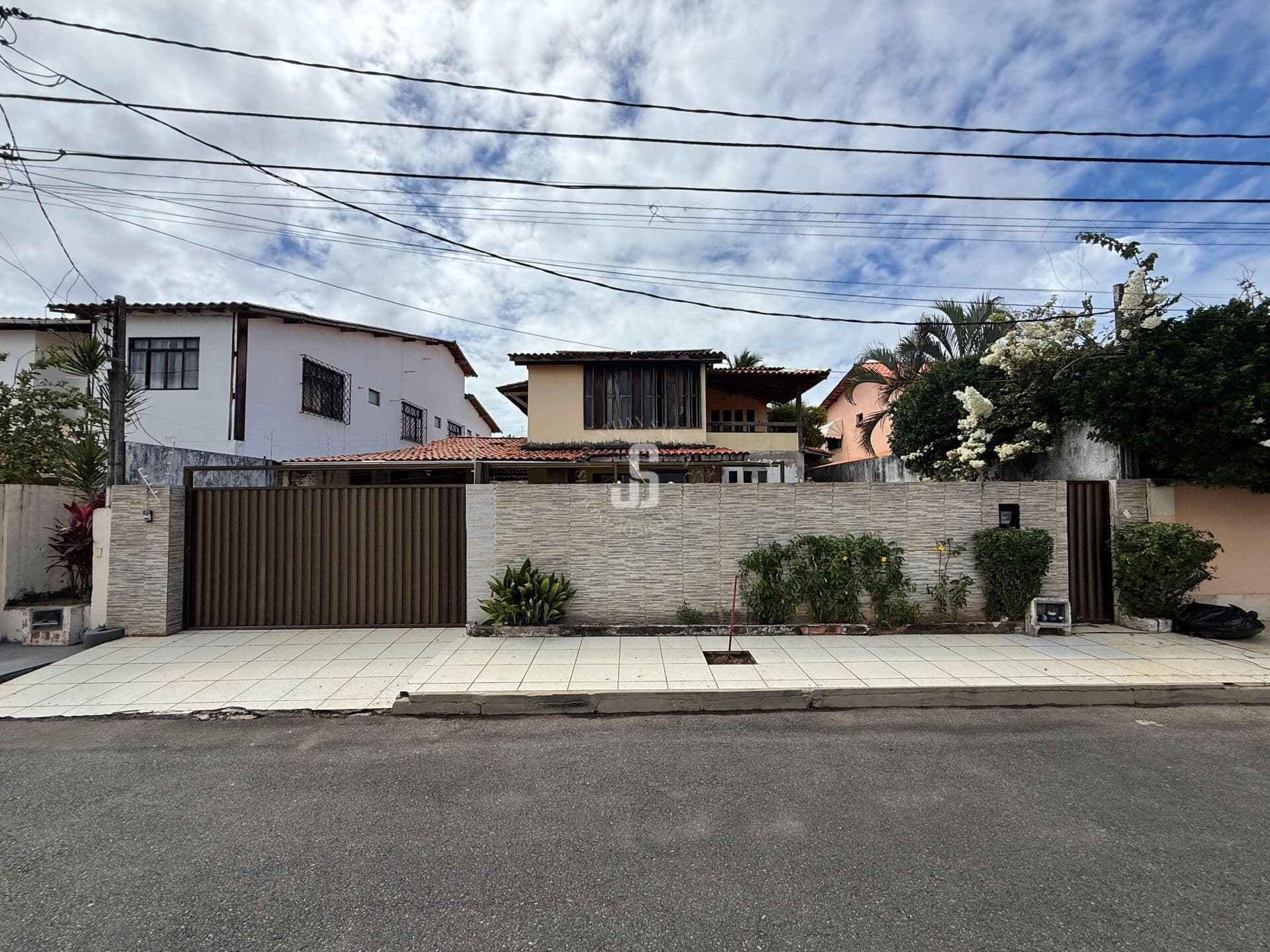 Casa Duplex com 4/4 à venda em Condomínio Fechado, Piatã, Salvador/BA