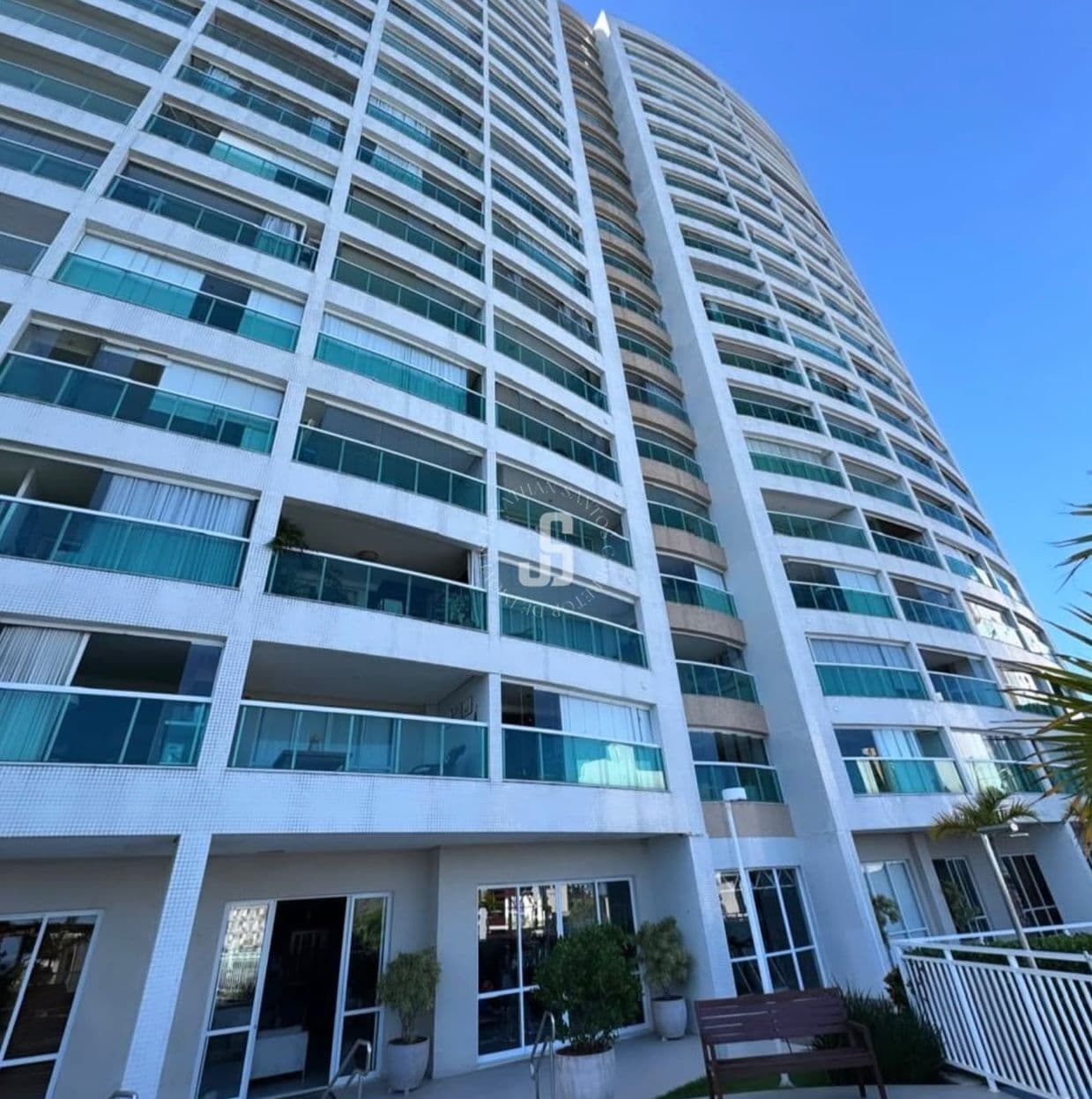 Apartamento Mobiliado de 1/4 à venda no Rio Vermelho, Cardeal da Silva, Salvador/BA
