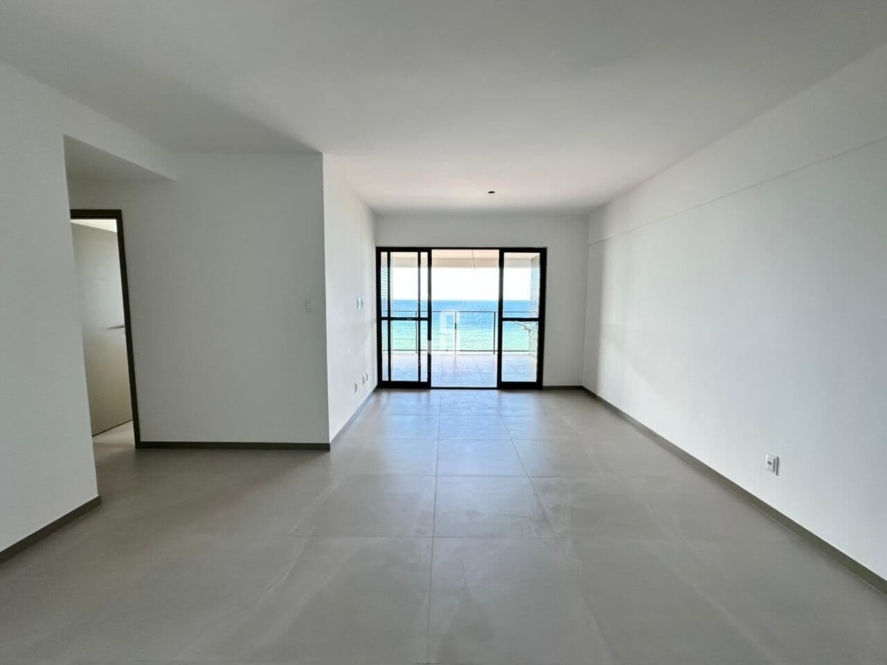 Apartamento 3 quartos, sendo 1 suíte à venda em Jaguaribe, vista mar permanente e 2 vagas – Condomínio Ocean View
