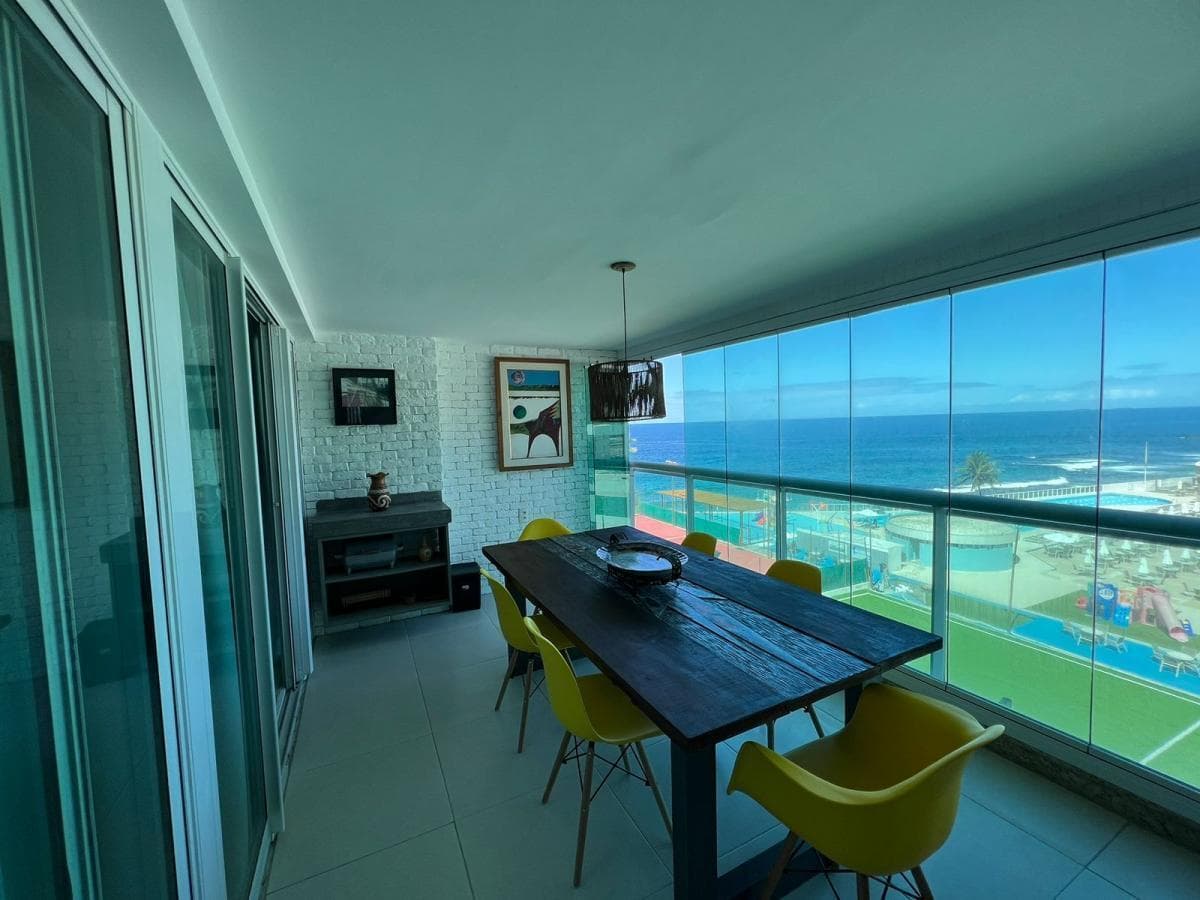 Apartamento de 1/4 frente mar à venda na Ondina