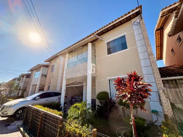 Casa duplex com 4/4 em Condomínio Fechado em Lauro de Freitas