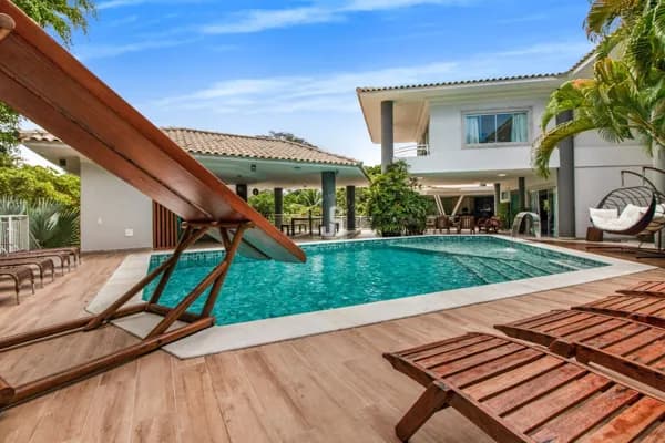 Casa mobiliada de 6/4 à venda em Lauro de Freitas/BA