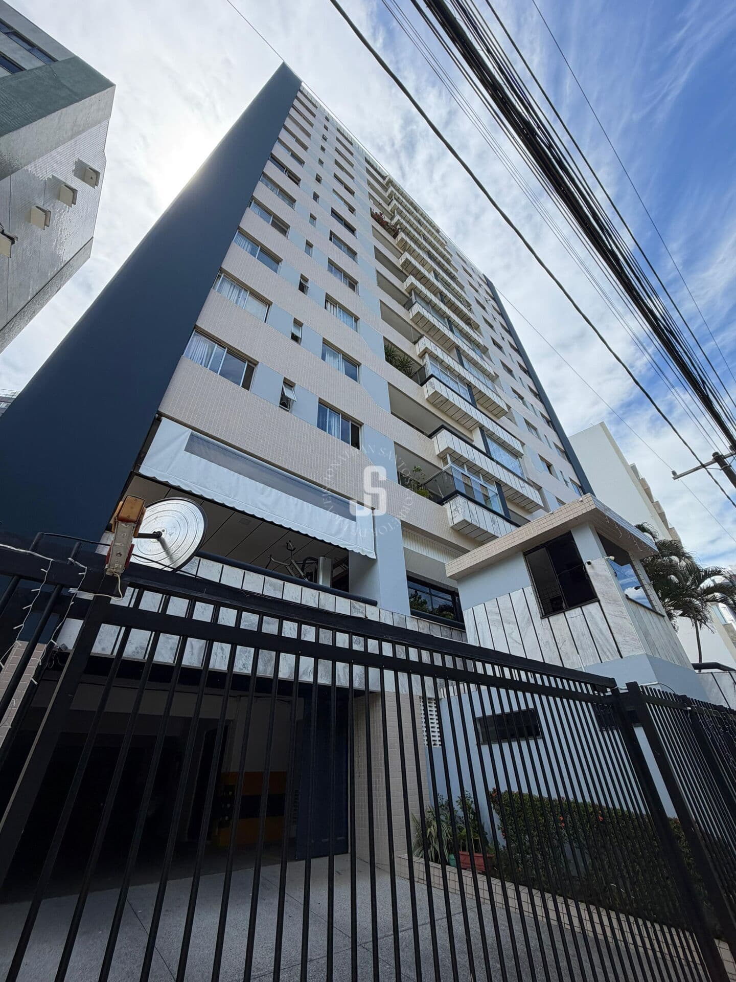 Apartamento de 3/4 + Dependência à venda no Caminho das Árvores, Salvador/BA