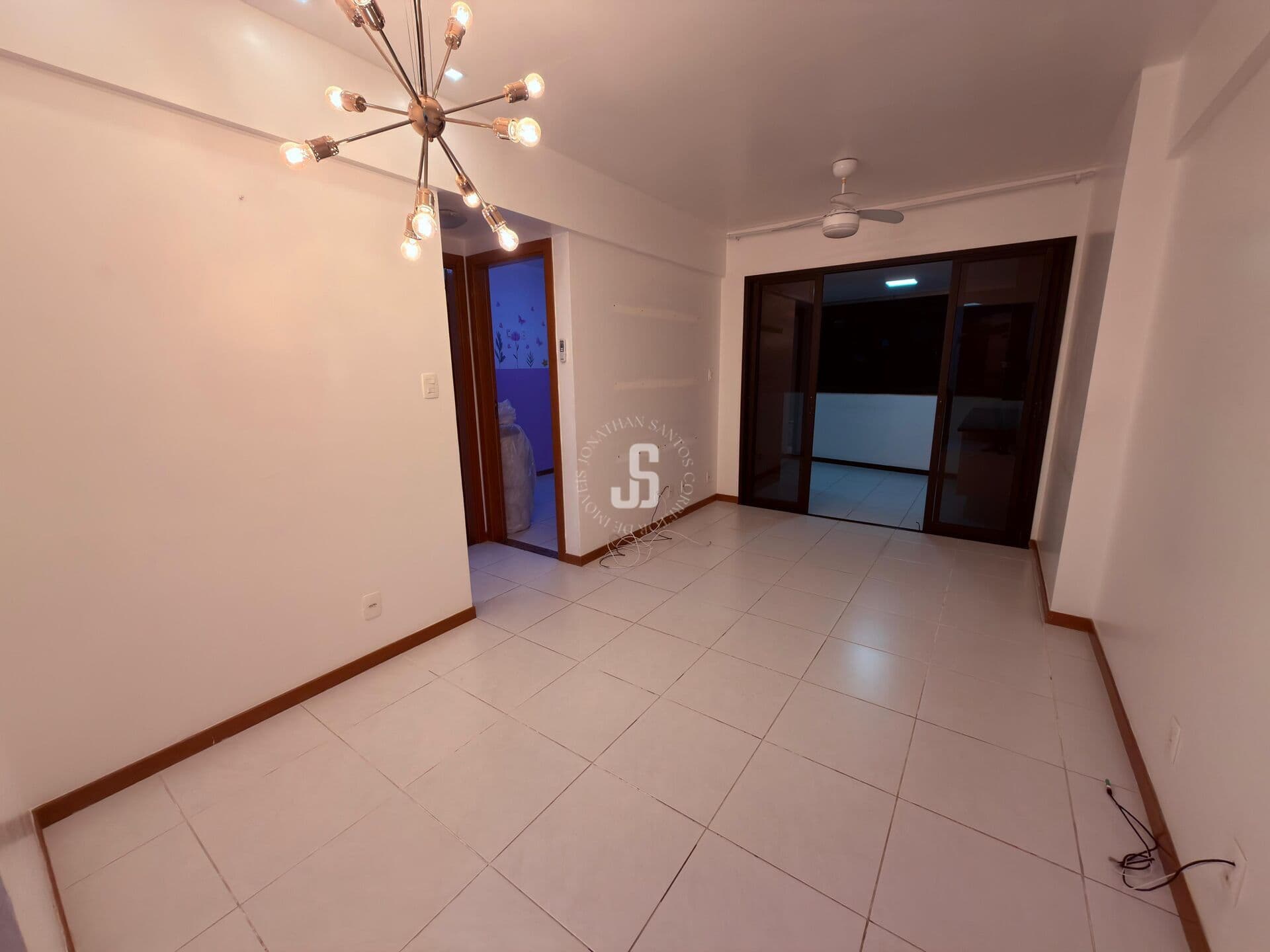 Apartamento 2 suítes à venda no Caminho das Árvores, 71m², andar alto e 2 vagas