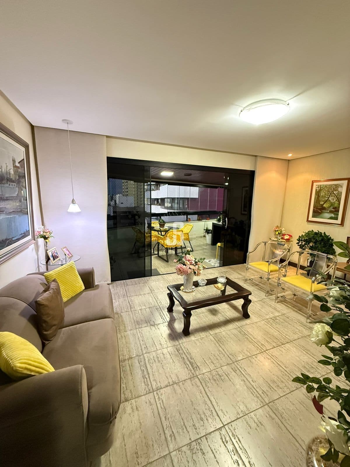 Apartamento 3 quartos à venda no Itaigara, 125m², nascente e 2 vagas soltas