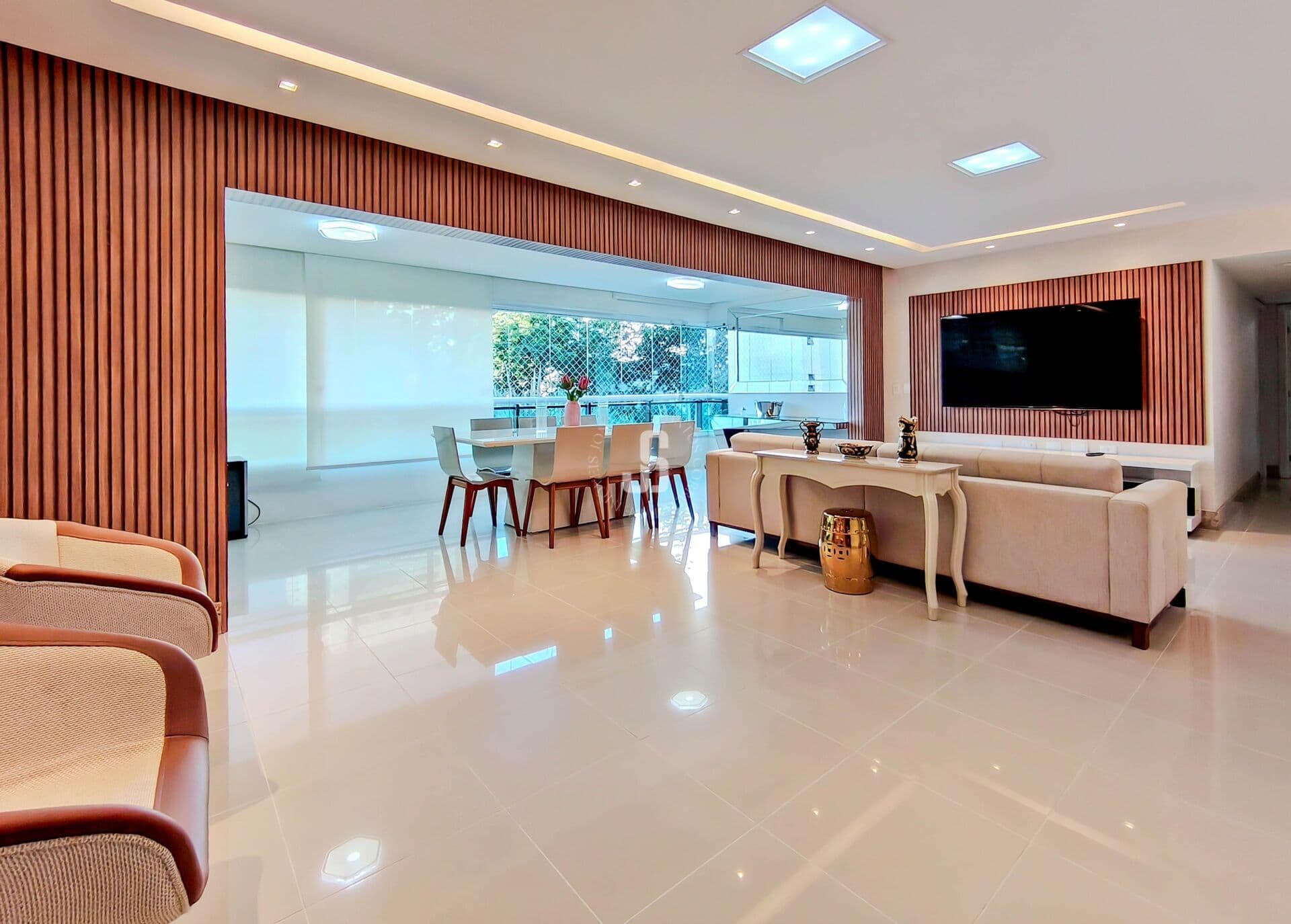 Apartamento 3 suítes à venda na Av. Paralela, 166m², varanda gourmet e 3 vagas – Condomínio Le Parc Residential Resort