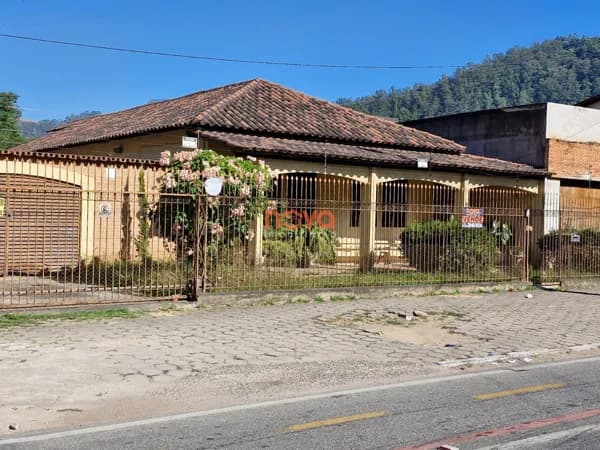 Casa Padrão a Venda no Centro de Timóteo-MG