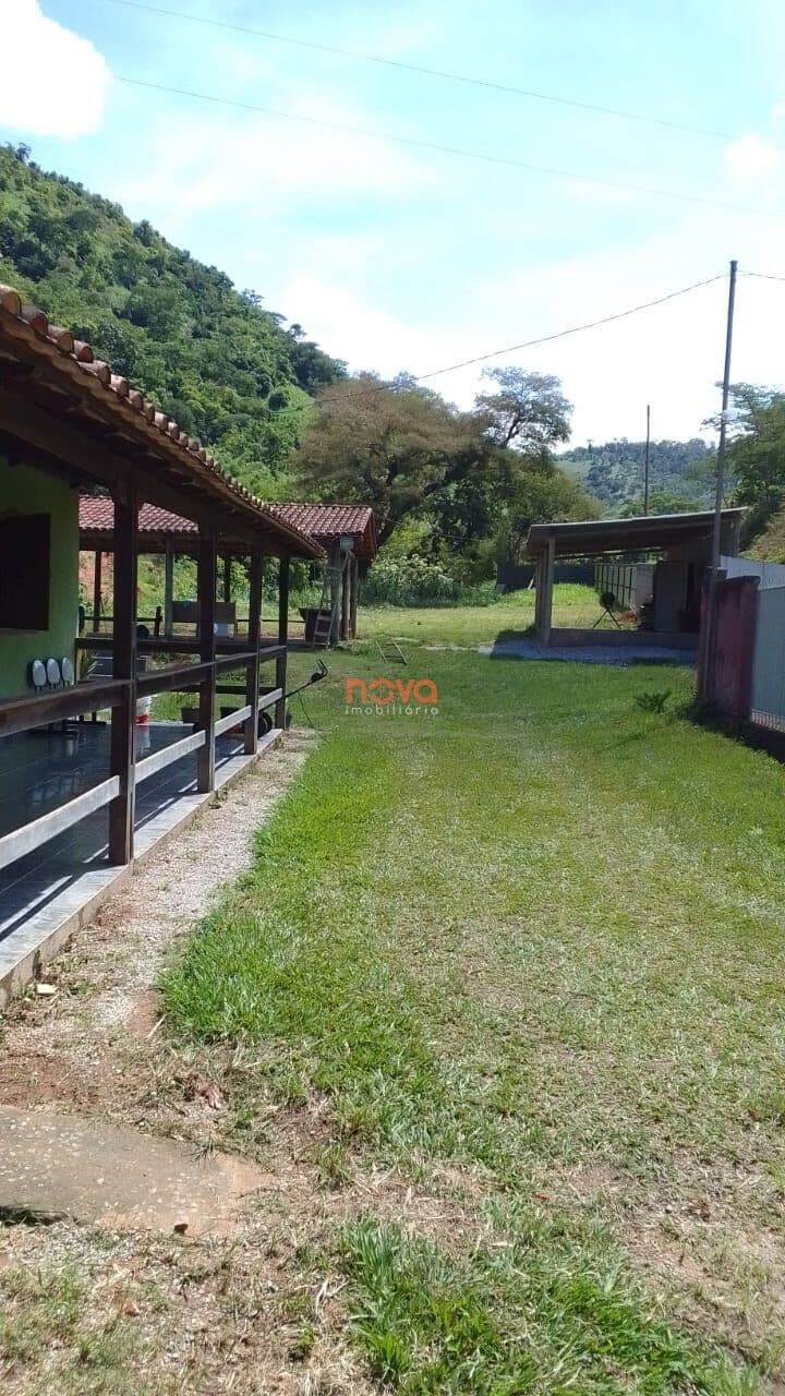 Sítio em Centro, Dionísio/MG