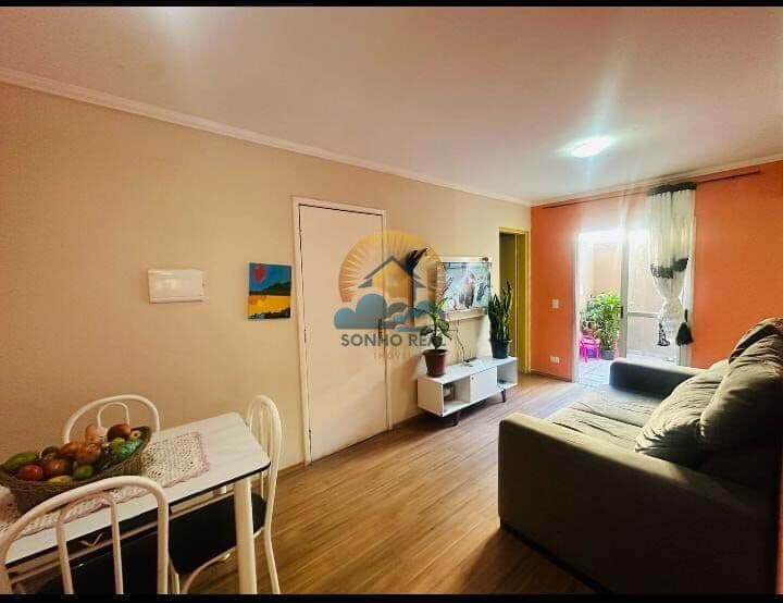 Apartamento por apenas R$210 mil no centro de Cotia com 3 quartos e quintal