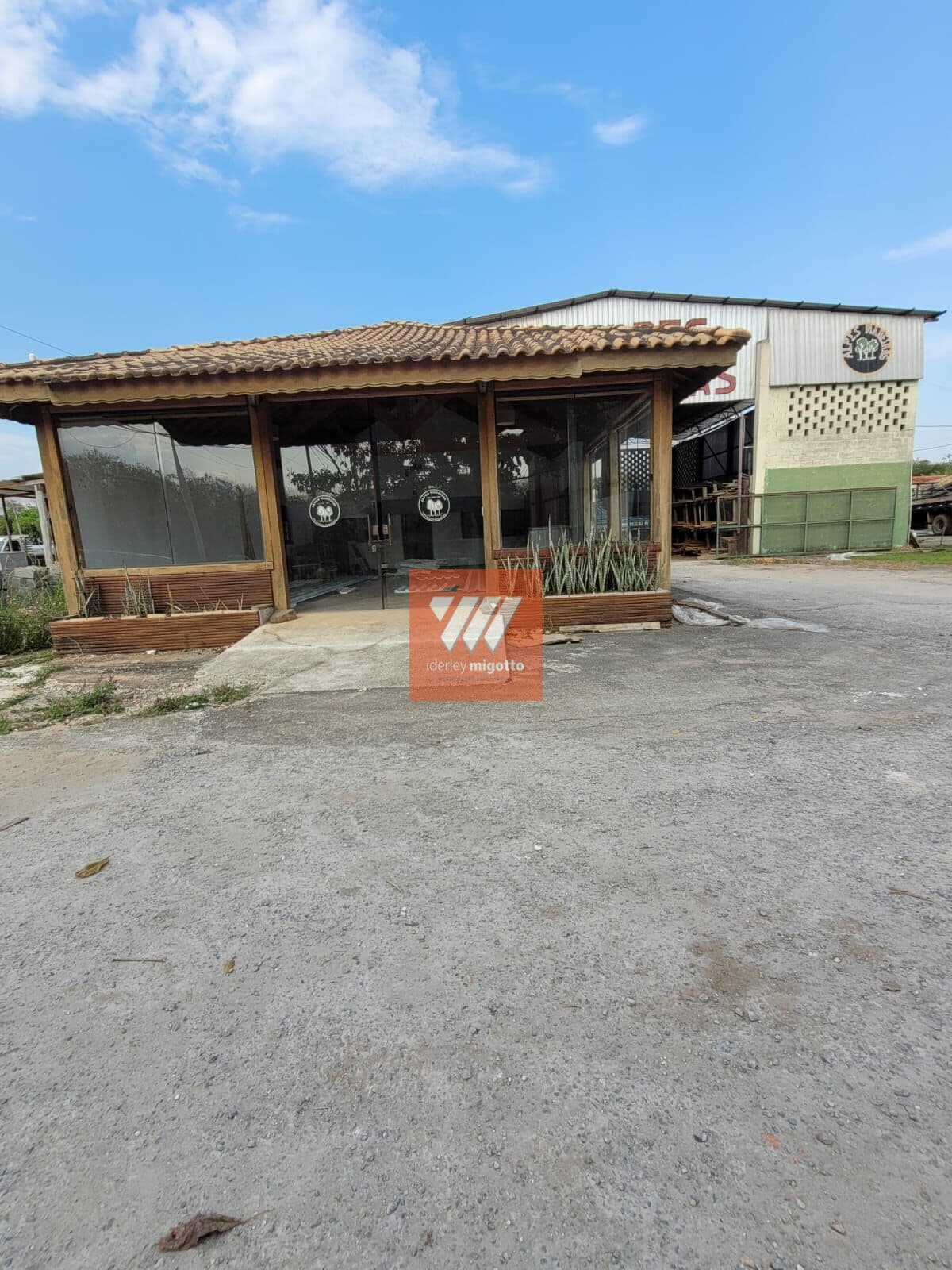Galpão/Depósito/Armazém em Taubaté - Quiririm