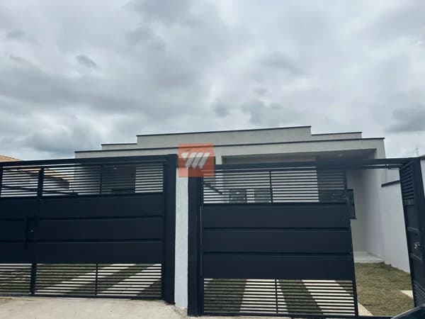 Casa Padrão para Venda em Residencial Estoril Taubaté-SP