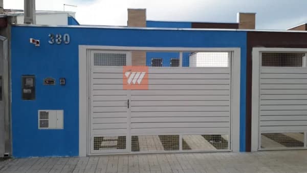 Casa Padrão para Venda em Residencial Estoril Taubaté-SP