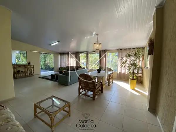 Casa à venda em Esmeraldas/MG