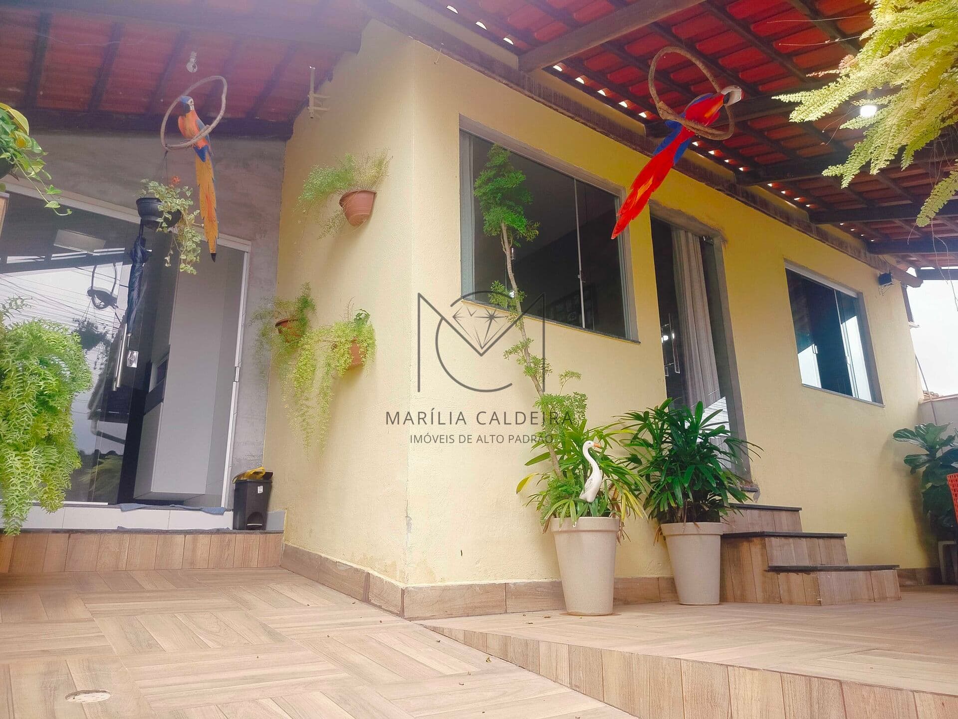 Casa Geminada em floresta encantada, Esmeraldas/MG