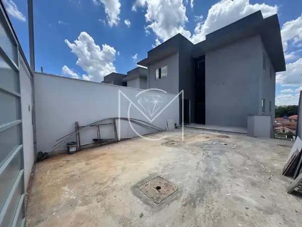 Casa à venda em Esmeraldas/MG