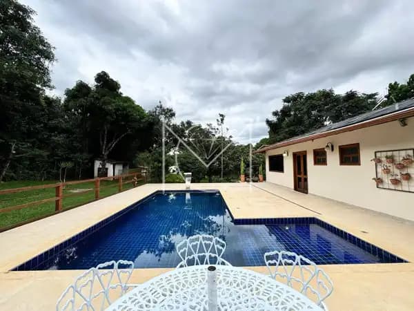 Casa à venda em Esmeraldas/MG