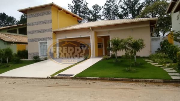 Casa em Condomínio para Venda em Centro Guararema-SP