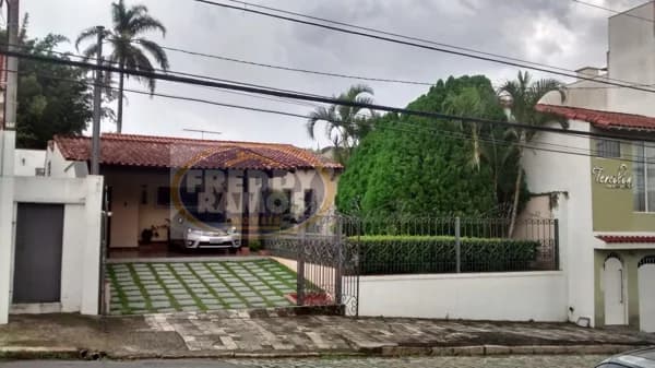 Casa Padrão para Venda em Vila Vitória Mogi das Cruzes-SP