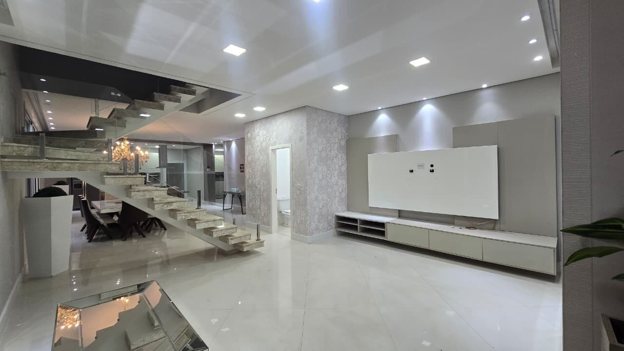 Casa para Locação no Parque das Figueiras | 3 Suítes e 6 Vagas