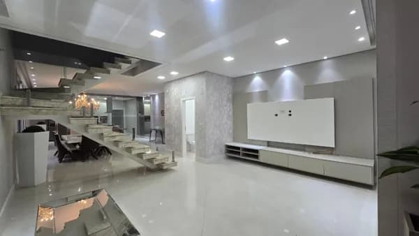 Casa para Locação no Parque das Figueiras | 3 Suítes e 6 Vagas