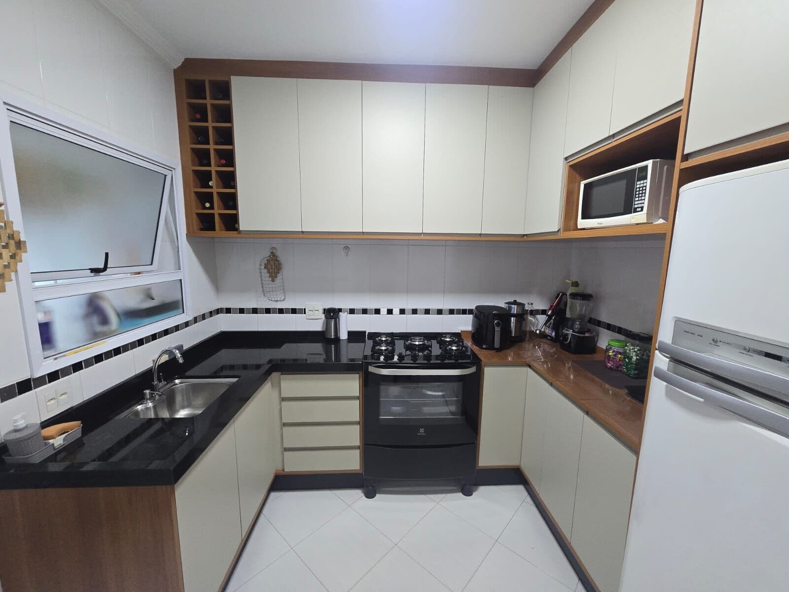 Apartamento à venda em Jardim Armênia, Mogi das Cruzes/SP. Imóvel com 3 quartos e 2 vagas
