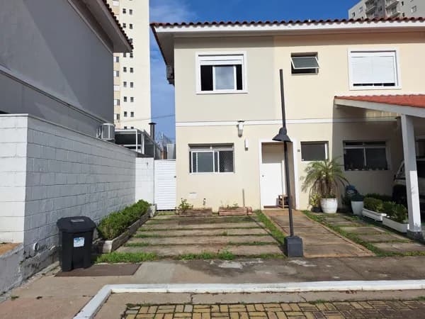Casa térrea para venda no bairro Vila Mogilar, Mogi das Cruzes – 78m² com 2 suítes, planejados e espaço gourmet.