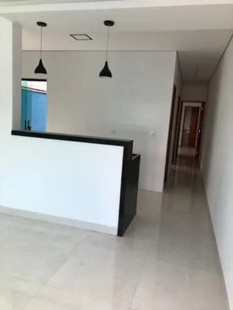 Casa Térrea à venda na Vila Caputera em Mogi das Cruzes, com 2 dormitórios, sendo 1 suíte e cozinha americana