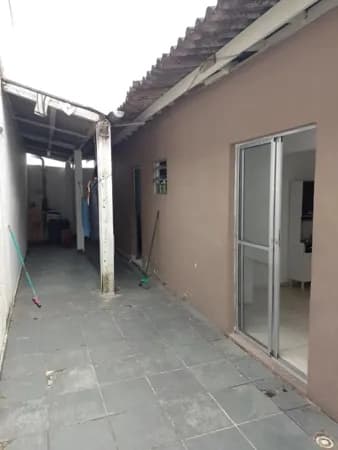 Casa à venda no Jardim Universo em Mogi das Cruzes com 2 casas no terreno ideal para renda ou moradia