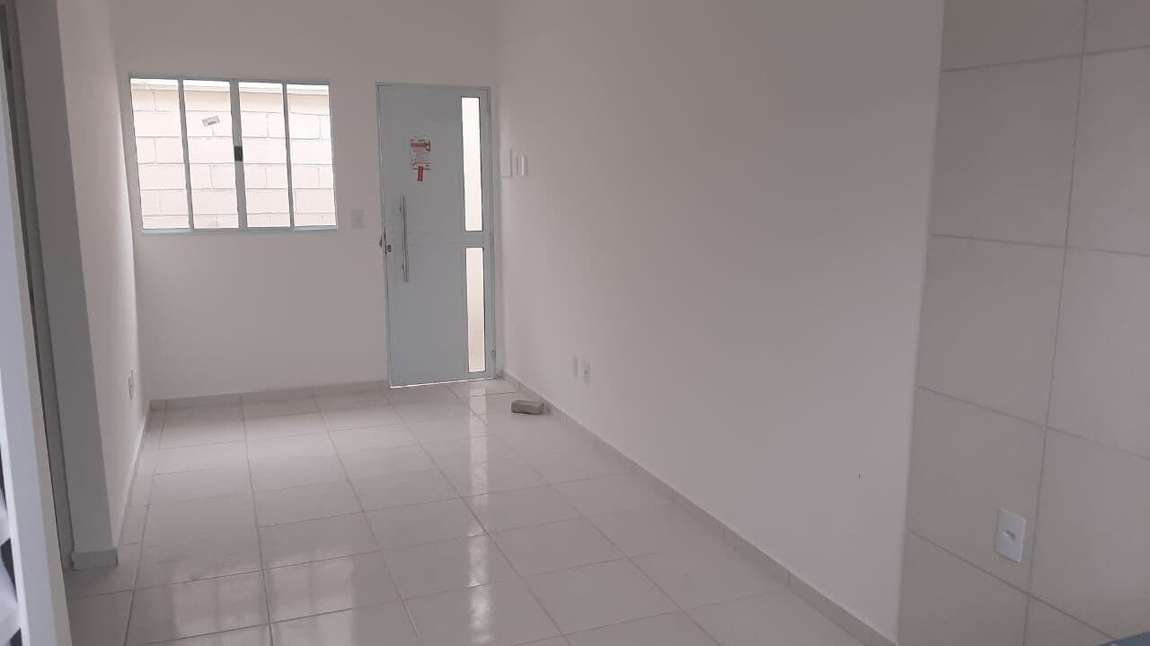 Casa de Vilagio à venda no Residencial Jade no bairro Vila São Paulo em Mogi das Cruzes, com 2 dormitórios, sendo 1 suíte.