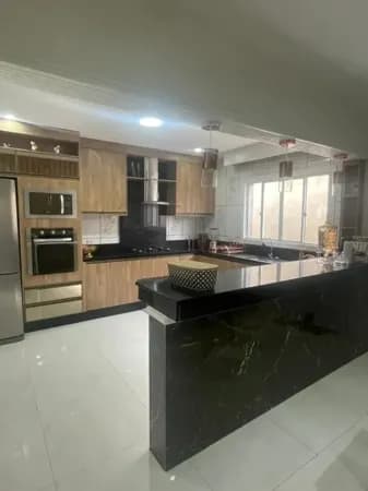 Casa com 3 Quartos para venda com 150m² - Centro
