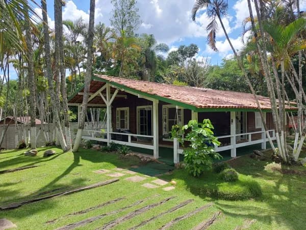 Vende-se Chácara Exclusiva - 5.000 m² com 1.700 m² de Área Construída, no bairro Vila Moraes em Mogi das Cruzes