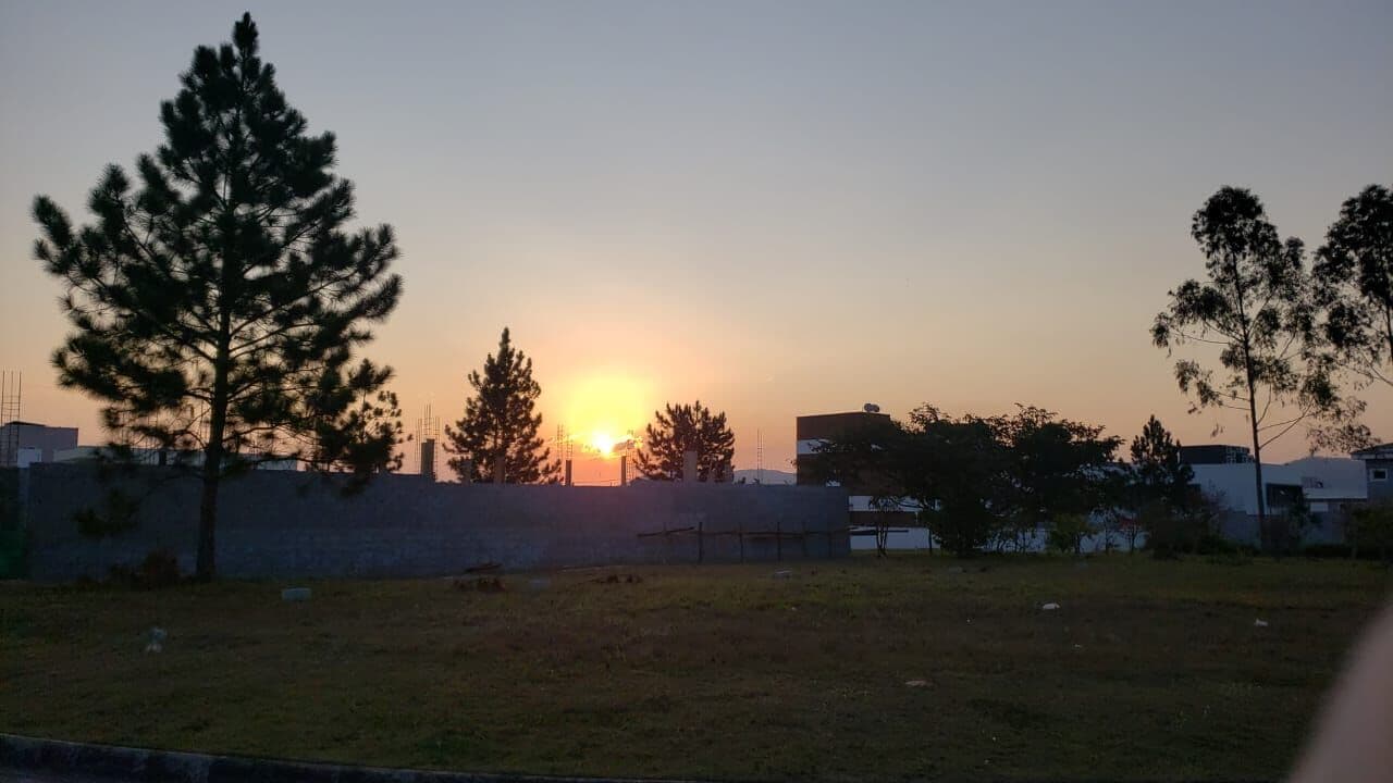 Oportunidade Terreno de Esquina à venda no Condomínio Granja Anita em Mogi das Cruzes, SP com 358,82 m²