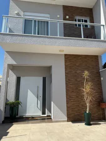 Sobrado Alto Padrão à venda em Villa Di Cesar em Mogi das Cruzes, SP, com 3 dormitórios, sendo 1 suíte.