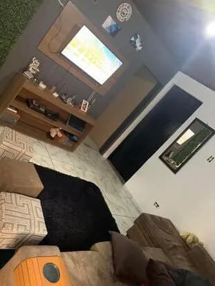 Sobrado com salão comercial à venda com, 4 dormitórios, sendo 1 suíte no bairro Jardim Esperança.