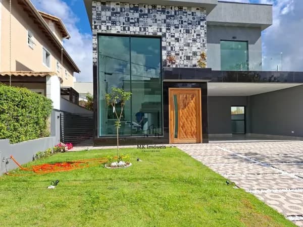 Casa de Alto Padrão para venda no Condomínio Veredas | 3 Suítes e 319m²