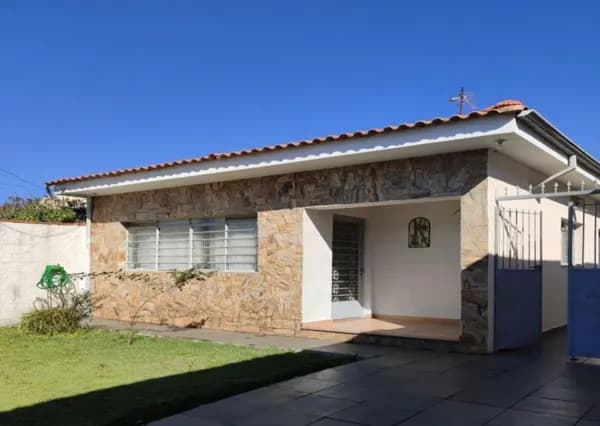 Casa com 3 dormitórios á venda no bairro Vila Mogilar em Mogi das Cruzes