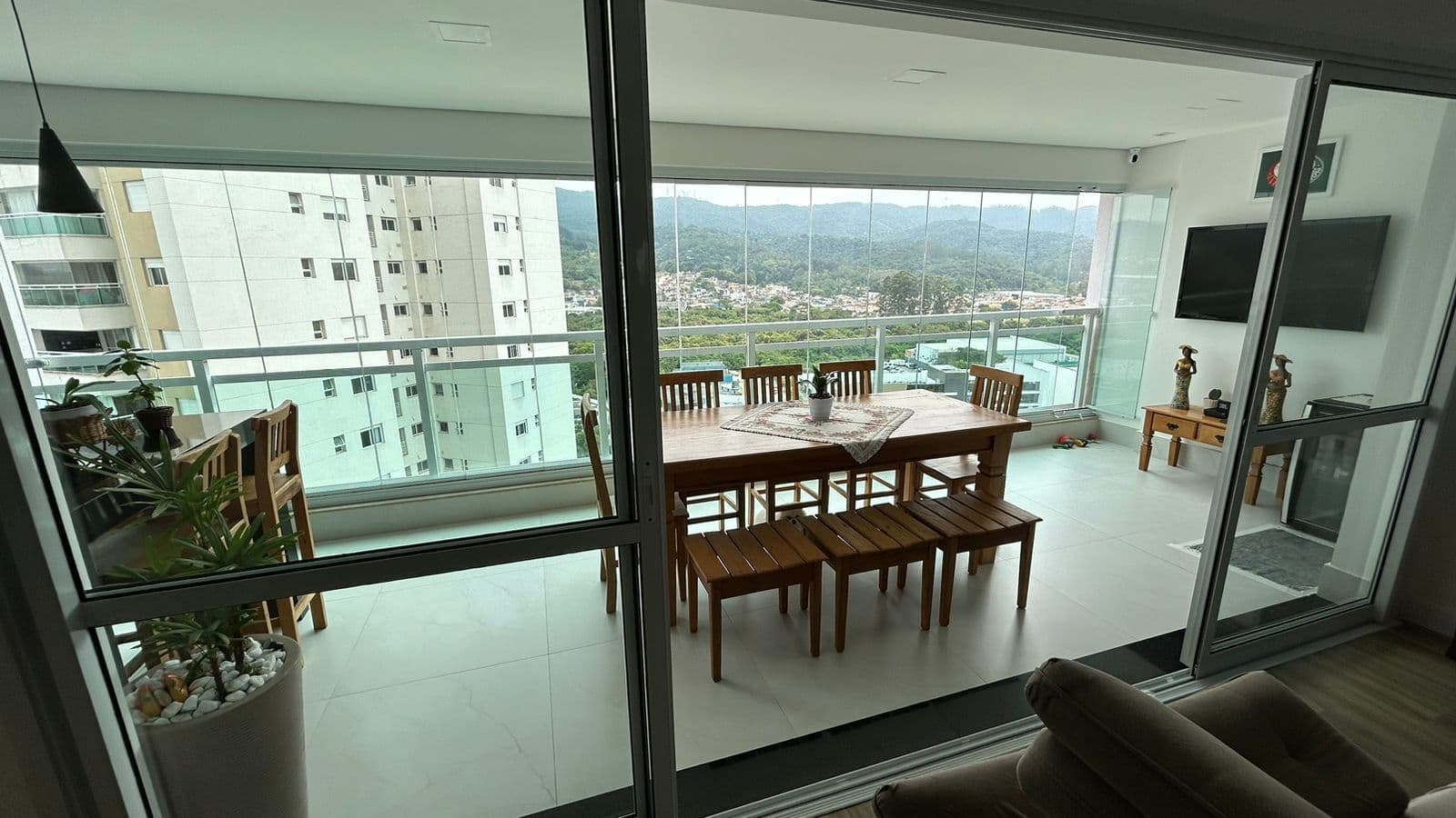 Apartamento Alto Padrão com 3 suítes no bairro Mogilar