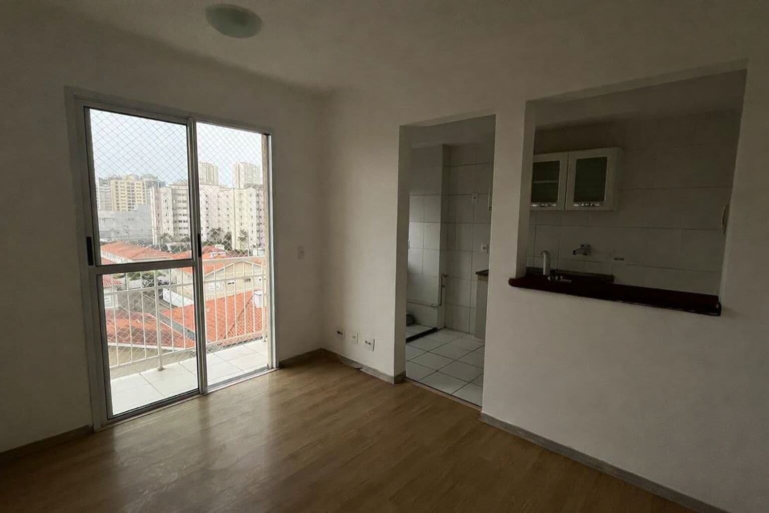 Apartamento 2 Dormitórios à Venda no Condomínio Único Mogi com Vista para o Sol da Tarde e Sacada