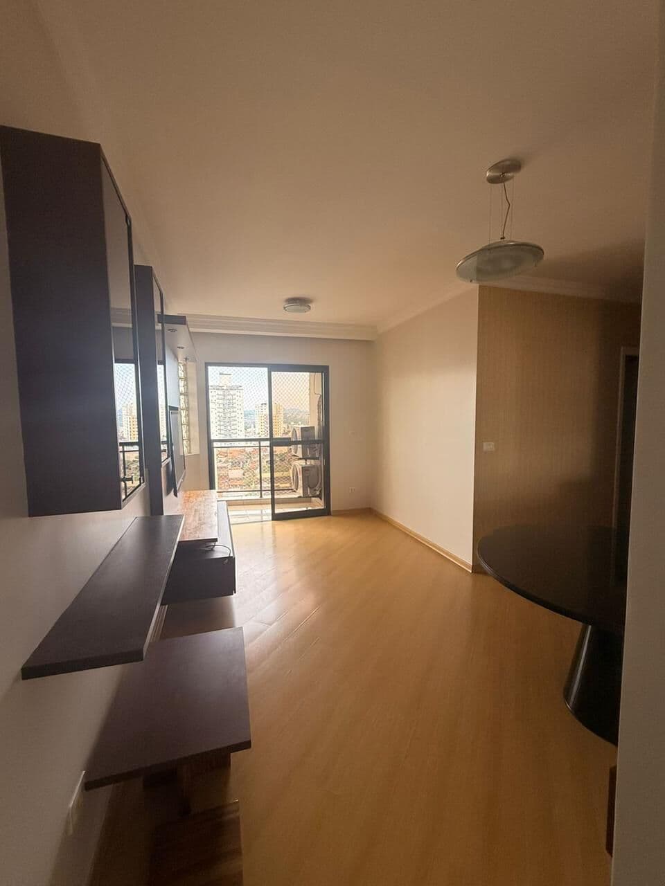 Apartamento com 2 Quartos para Locação no Edifício Mont Rey na Vila Oliveira em Mogi das Cruzes – 64m², Planejados e Sacada