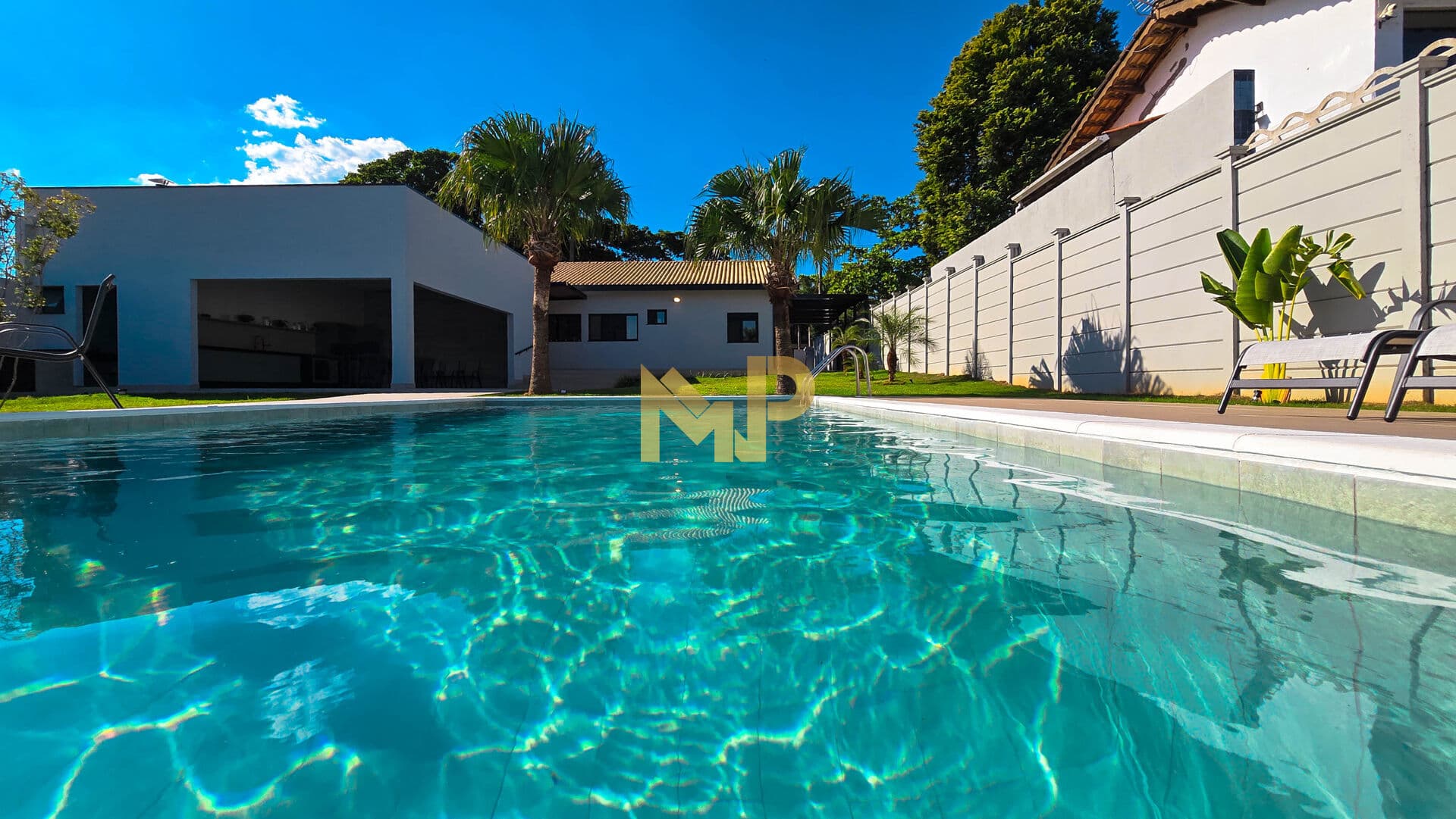 Casa à Venda no Condomínio Tereza Cristina - Medeiros